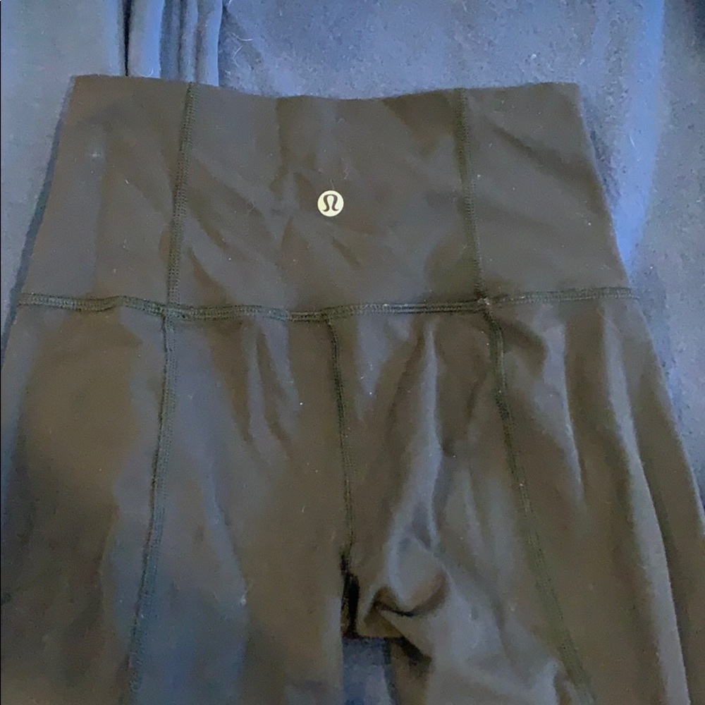 Black lulu lemon leggings
